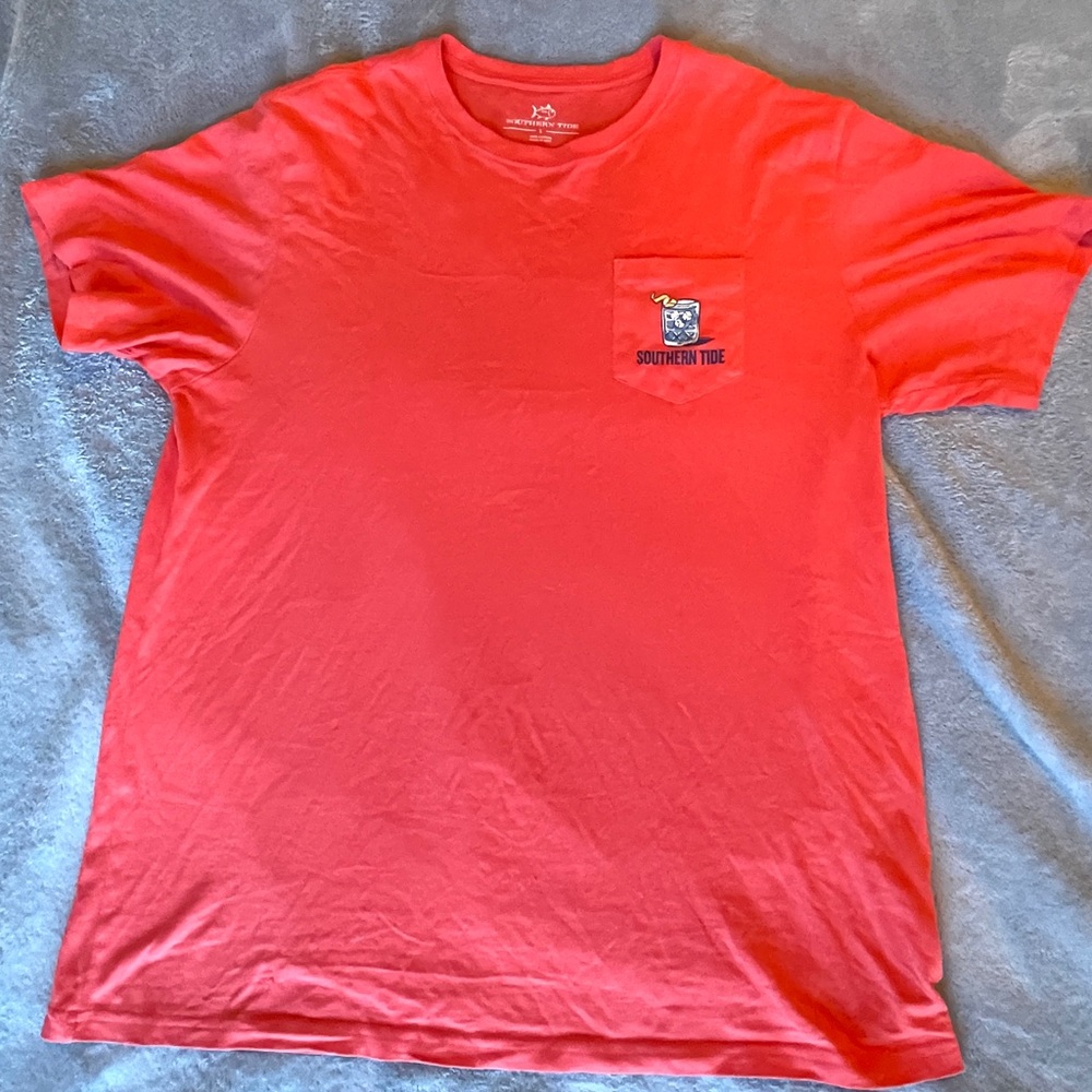 Southern Tide Coral Red Large T-Shirt.
